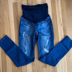 Distressed maternity jeans